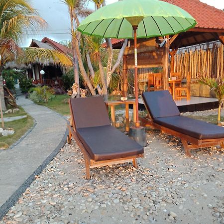 The Umah Prahu Hotel Batununggul Bilik gambar