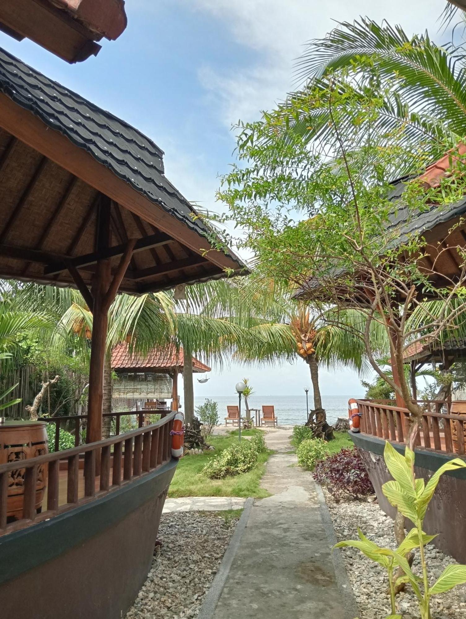The Umah Prahu Hotel Batununggul Luaran gambar