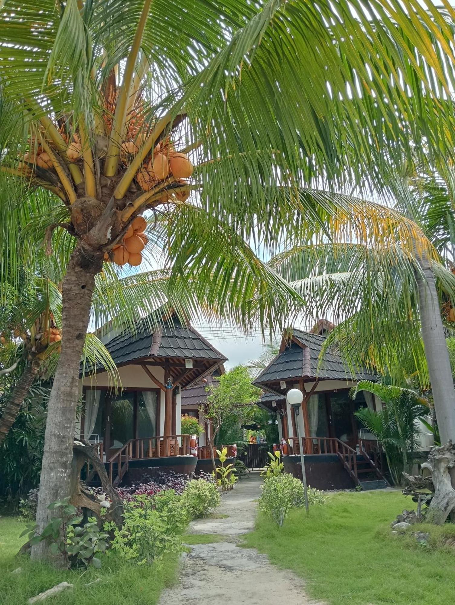 The Umah Prahu Hotel Batununggul Luaran gambar