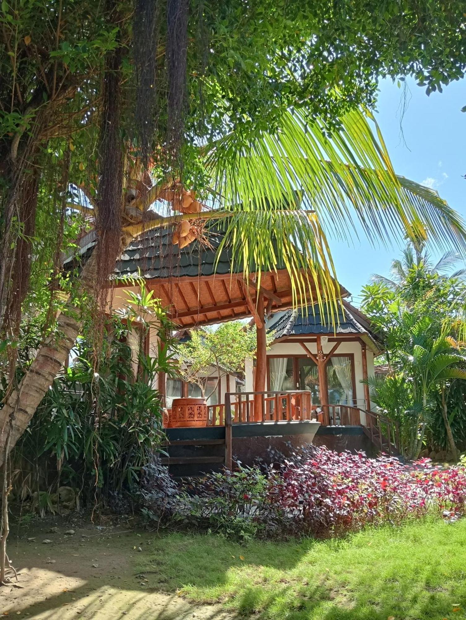 The Umah Prahu Hotel Batununggul Luaran gambar